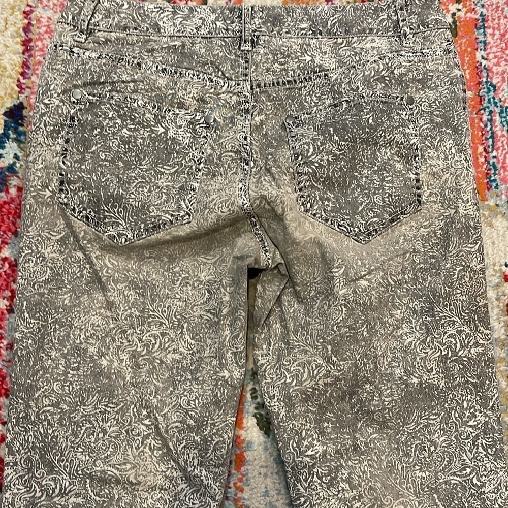 Peruvian Collection Floral Pants - Picture 6 of 9